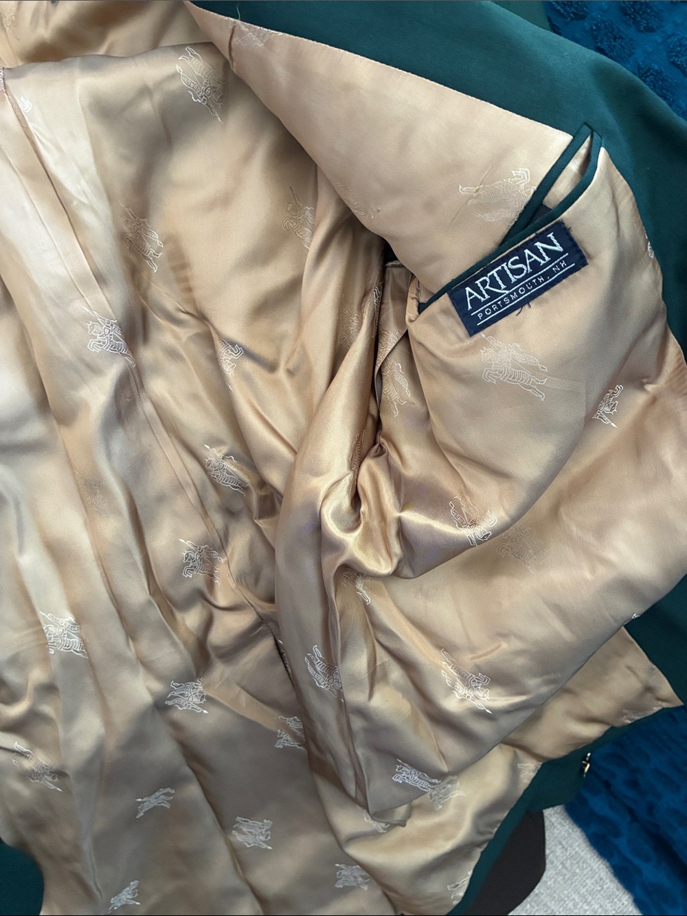 Burberry Green Blazer with Gold Satin Lining - Picture 3 of 3